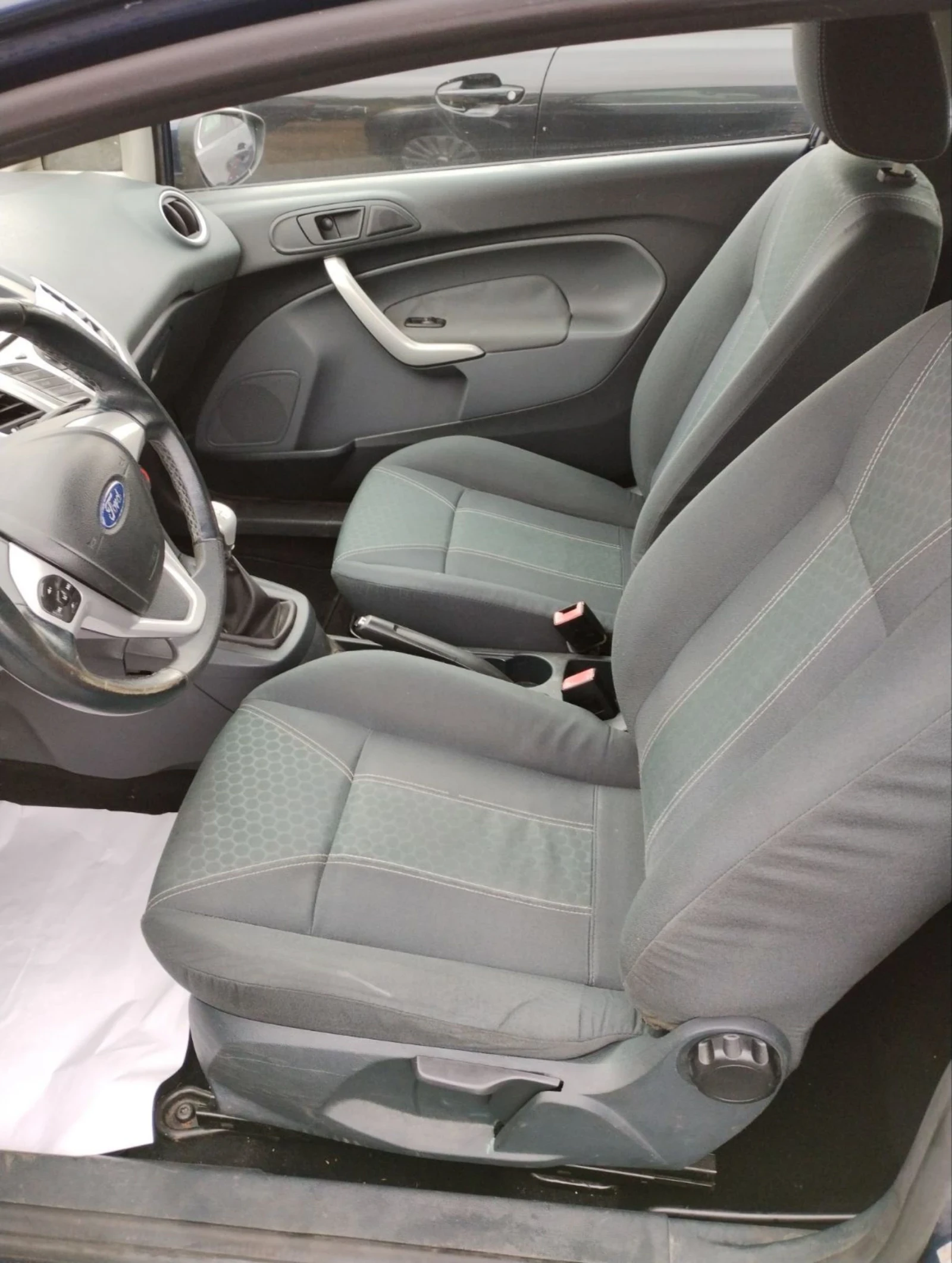 Ford Fiesta 1.6 BENZIN , снимка 15 - Автомобили и джипове - 54879868