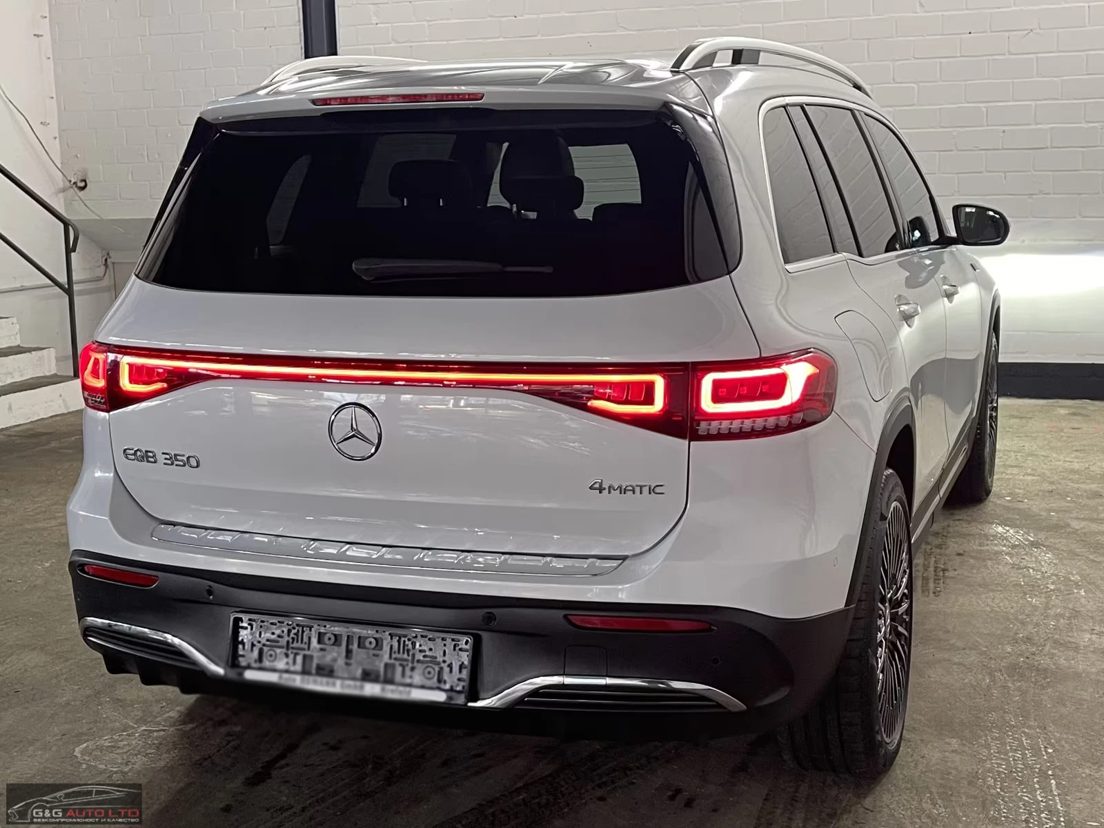 Mercedes-Benz EQB 350/4MATIC/292HP/AMG/7S/PANO/MEMO/HUD/415q, снимка 6 - Автомобили и джипове - 54941508
