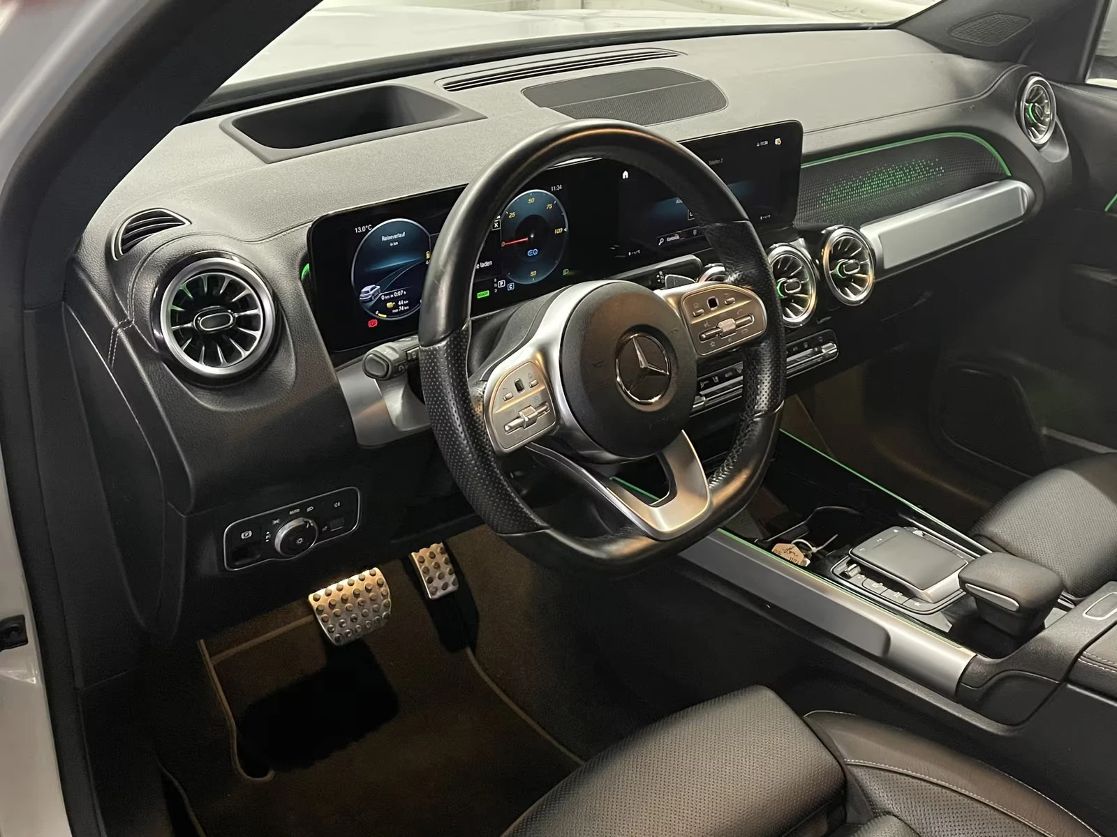 Mercedes-Benz EQB 350/4MATIC/292HP/AMG/7S/PANO/MEMO/HUD/415q, снимка 9 - Автомобили и джипове - 54941508