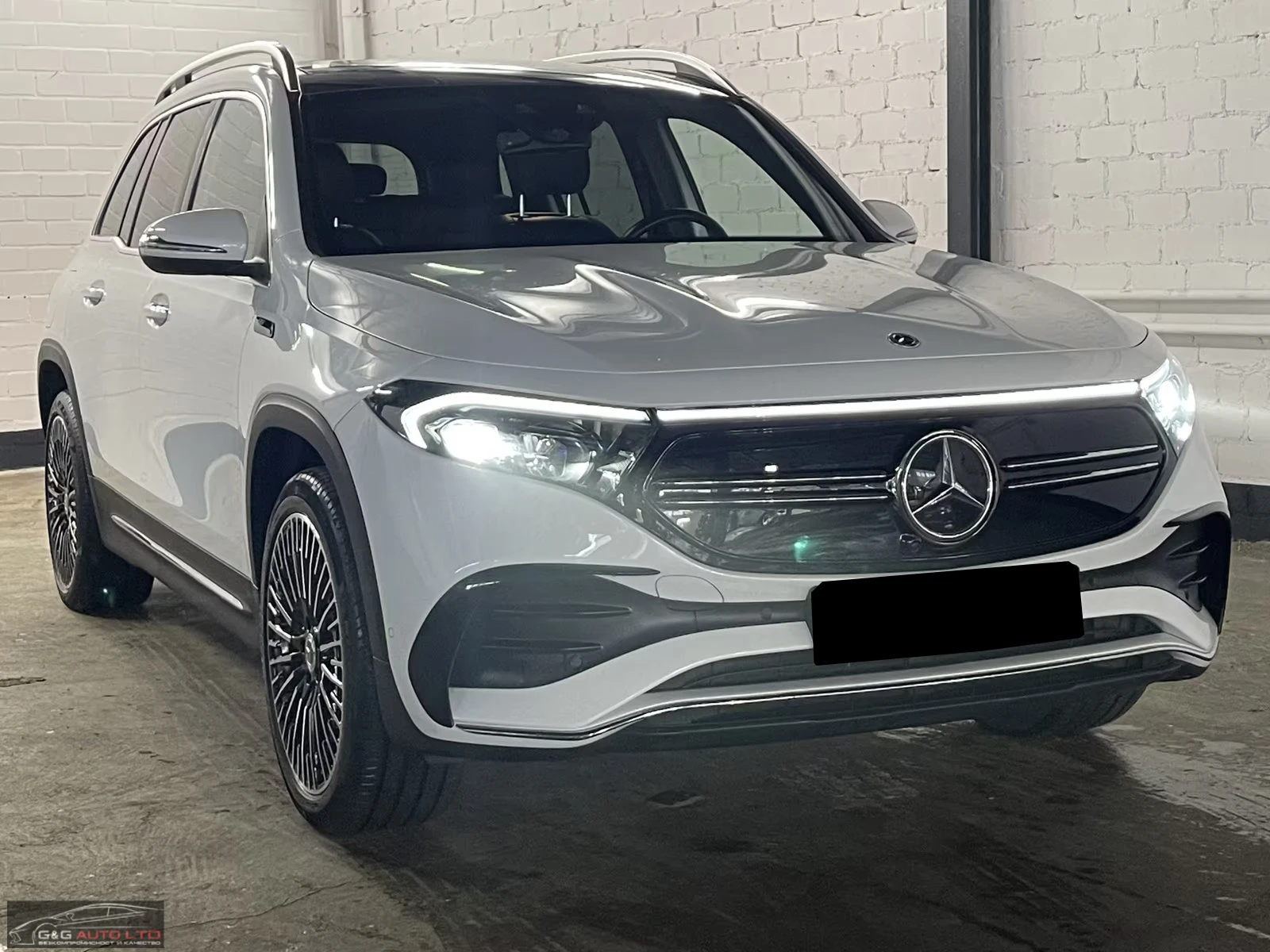 Mercedes-Benz EQB 350/4MATIC/292HP/AMG/7S/PANO/MEMO/HUD/415q, снимка 4 - Автомобили и джипове - 54941508
