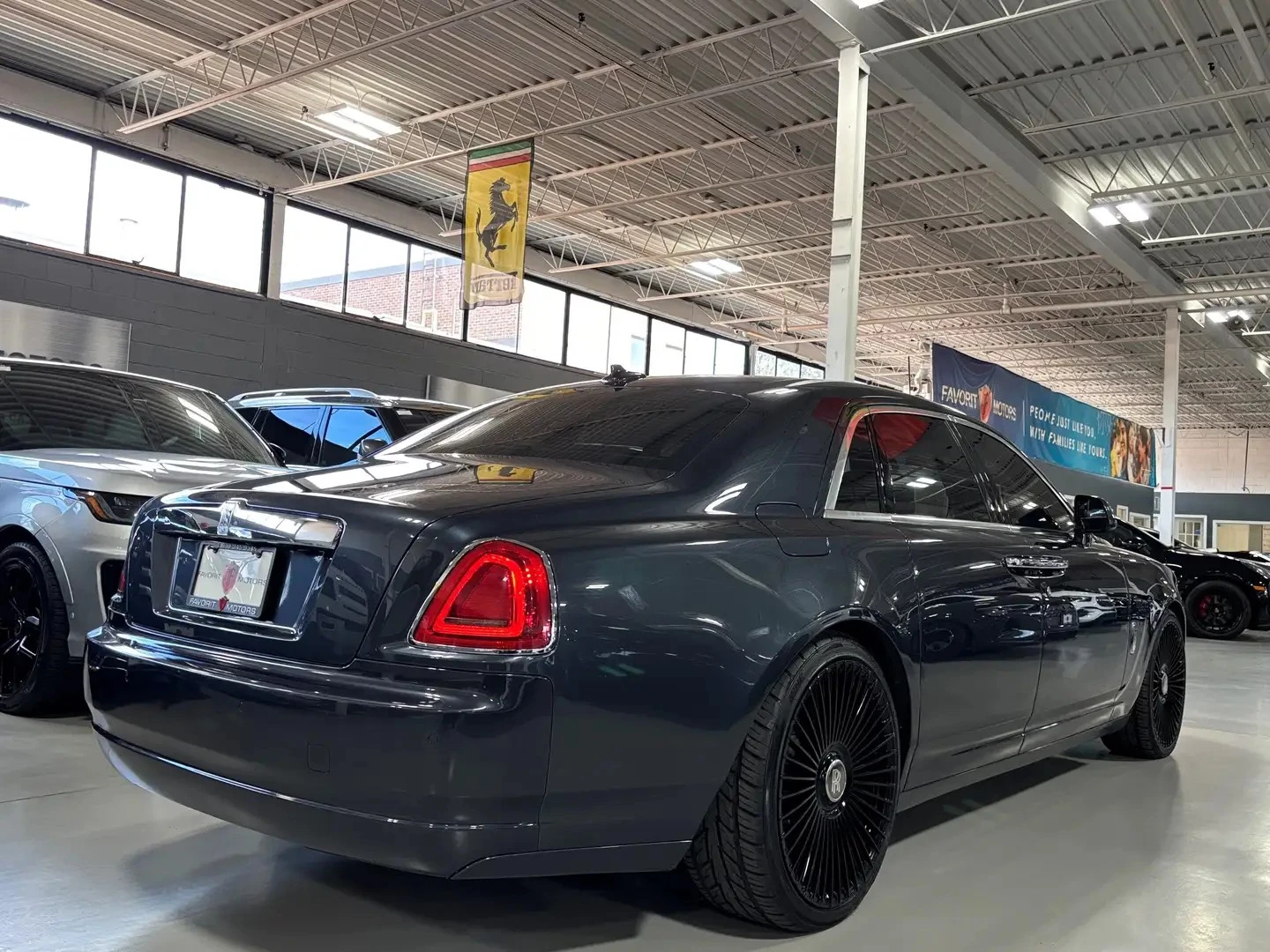 Rolls-Royce Ghost ЦЕНА ДО БЪЛГАРИЯ РЕГИСТРАЦИЯ & АВТОКРЕДИТ, снимка 3 - Автомобили и джипове - 55416119