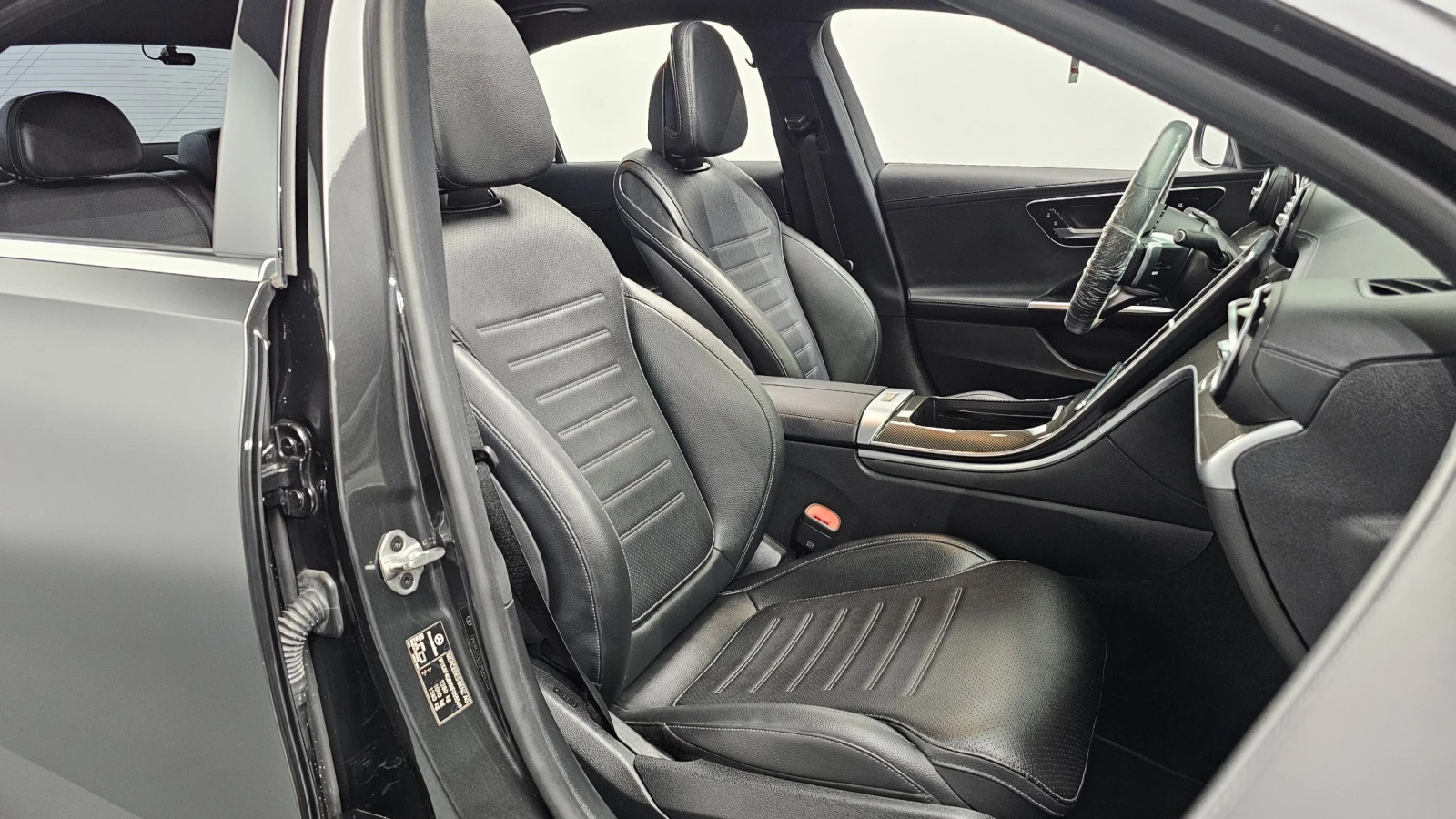 Mercedes-Benz C 300 AMG Line, снимка 11 - Автомобили и джипове - 55528590