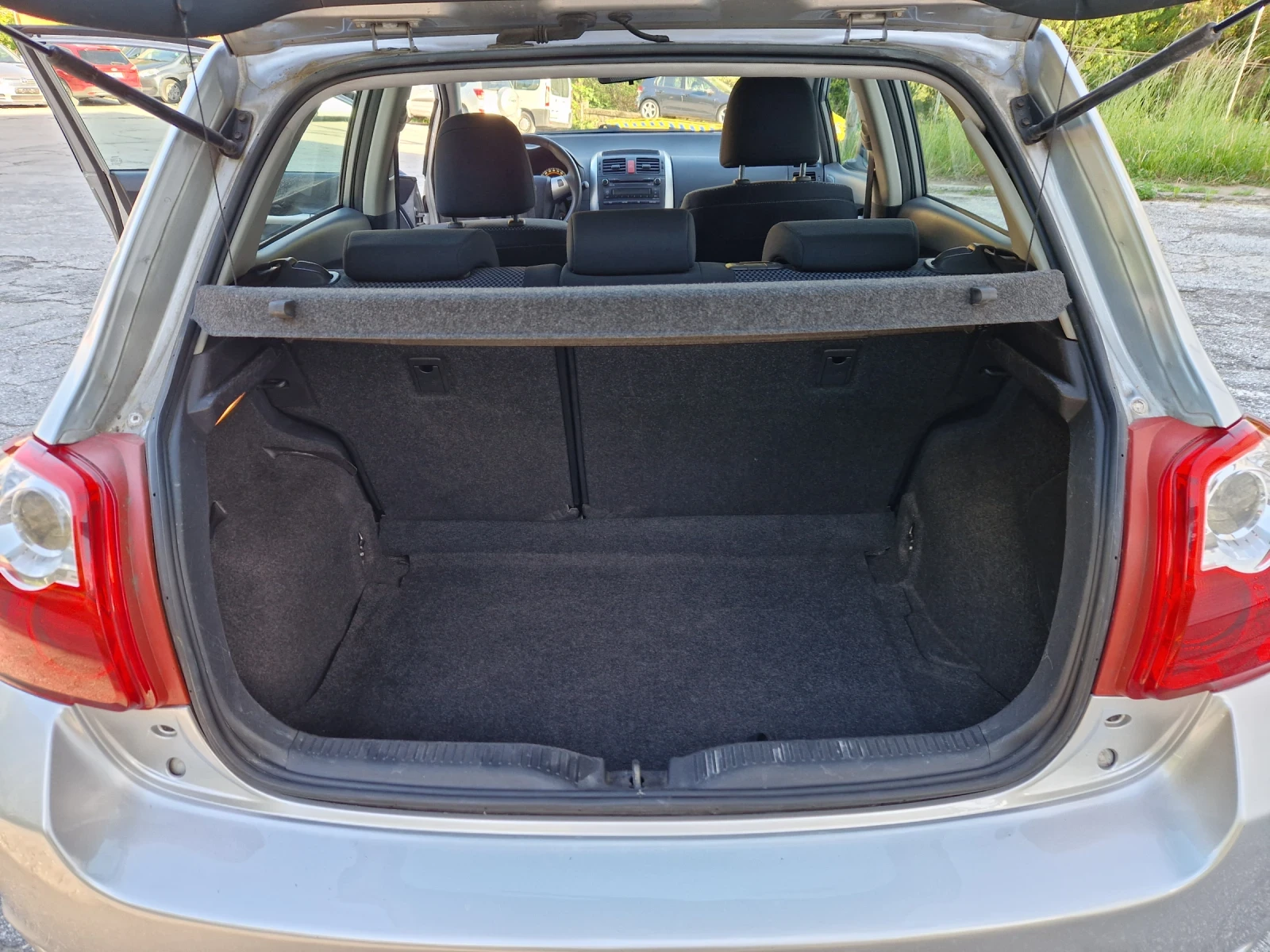 Toyota Auris 1.33i 6ck. 116000km., снимка 12 - Автомобили и джипове - 55572257