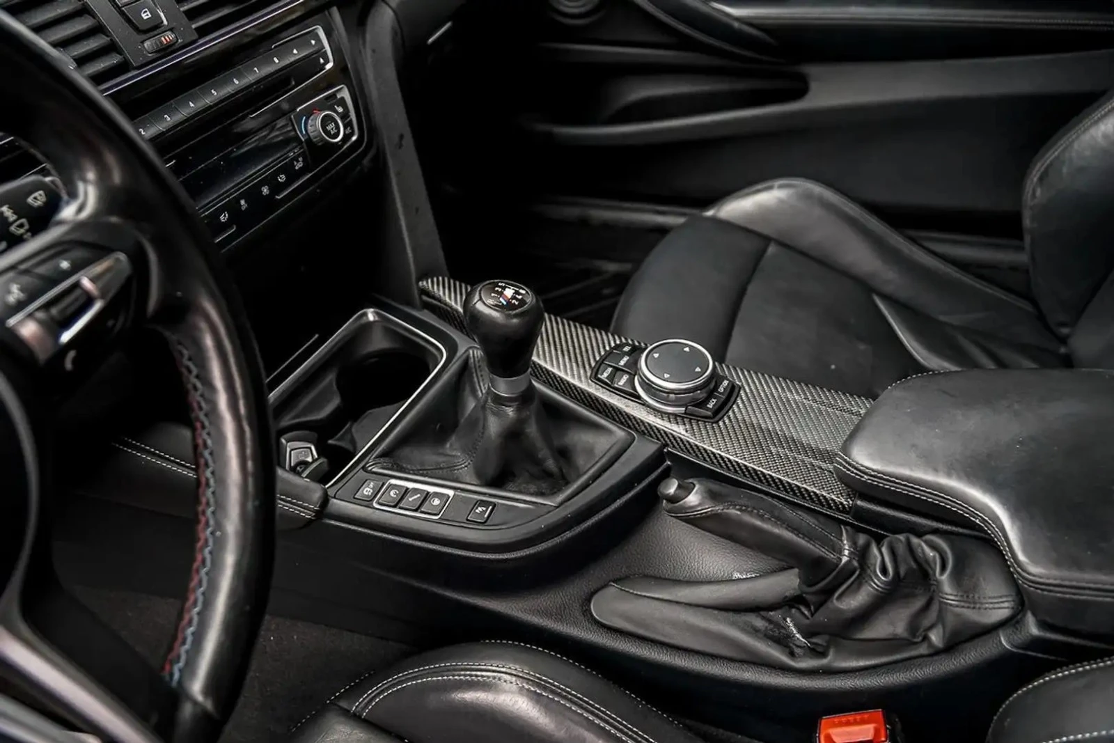 BMW M4 Coupe* HUD* CARBON* HARMAN/KARDON, снимка 13 - Автомобили и джипове - 55595677