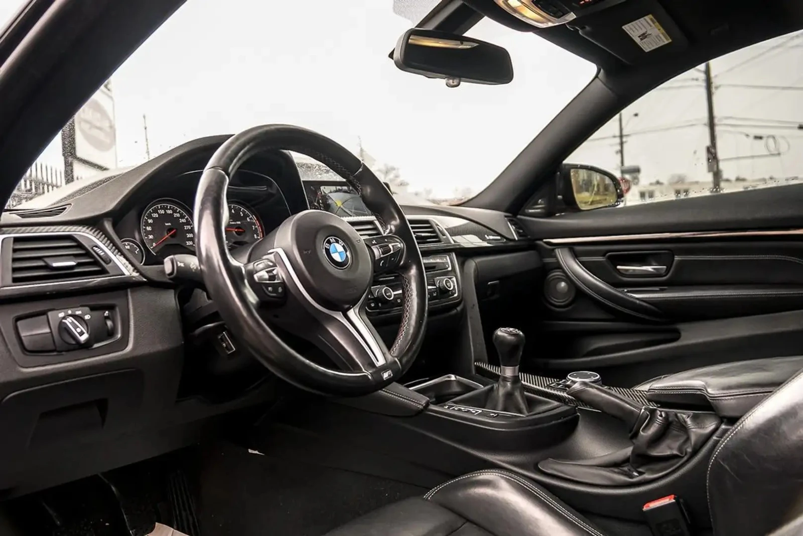 BMW M4 Coupe* HUD* CARBON* HARMAN/KARDON, снимка 10 - Автомобили и джипове - 55595677