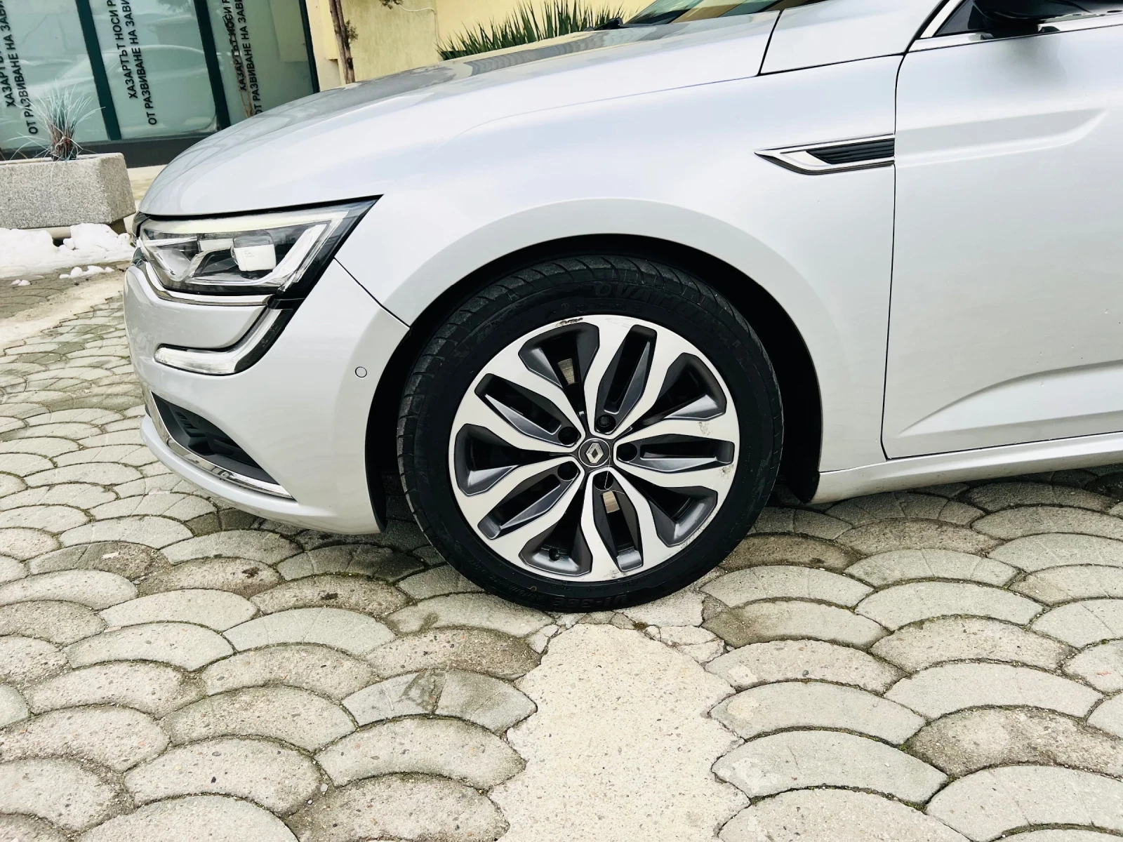 Renault Talisman 1.6 160 пано автомат, снимка 16 - Автомобили и джипове - 56010579
