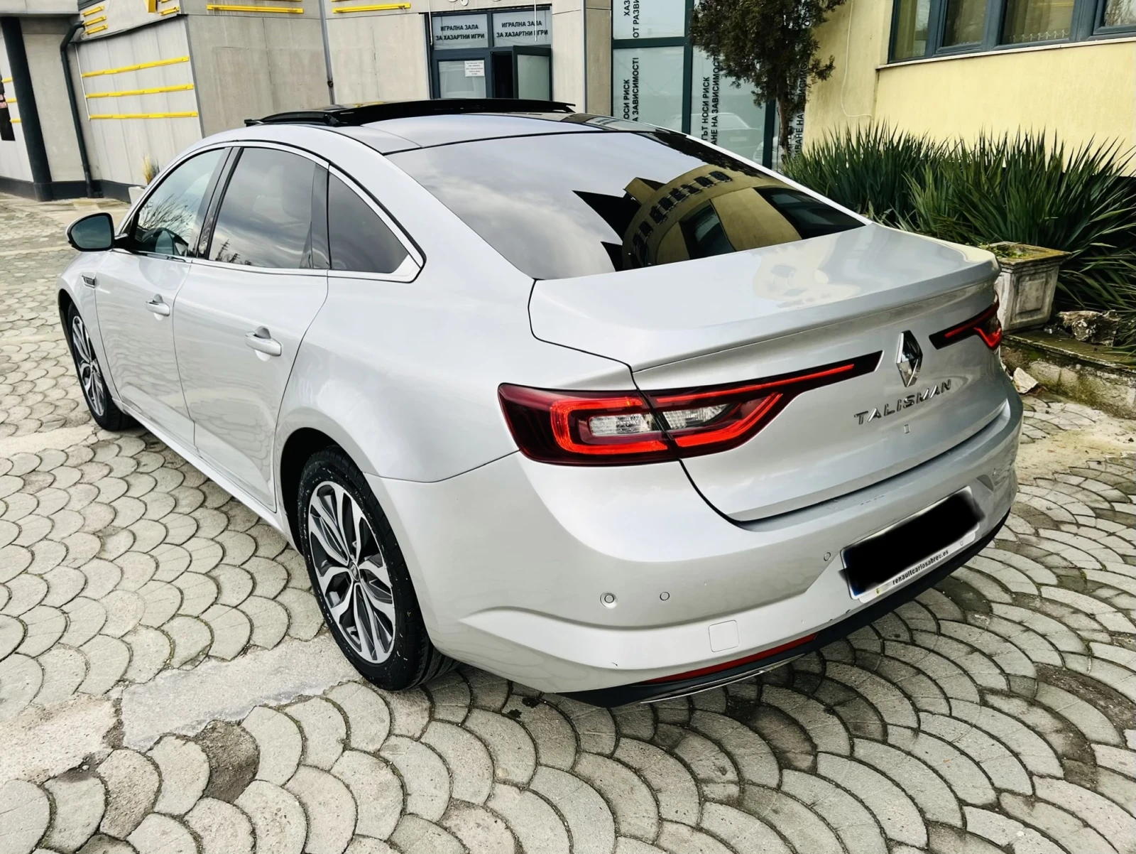 Renault Talisman 1.6 160 пано автомат, снимка 6 - Автомобили и джипове - 56010579