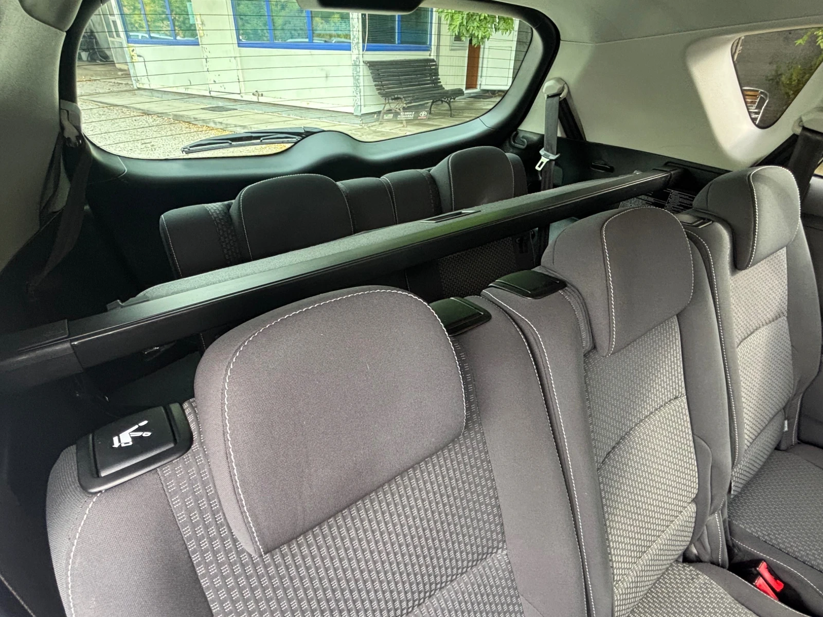 Toyota Verso 1.6 VАLVALE MATIC, снимка 9 - Автомобили и джипове - 56231527