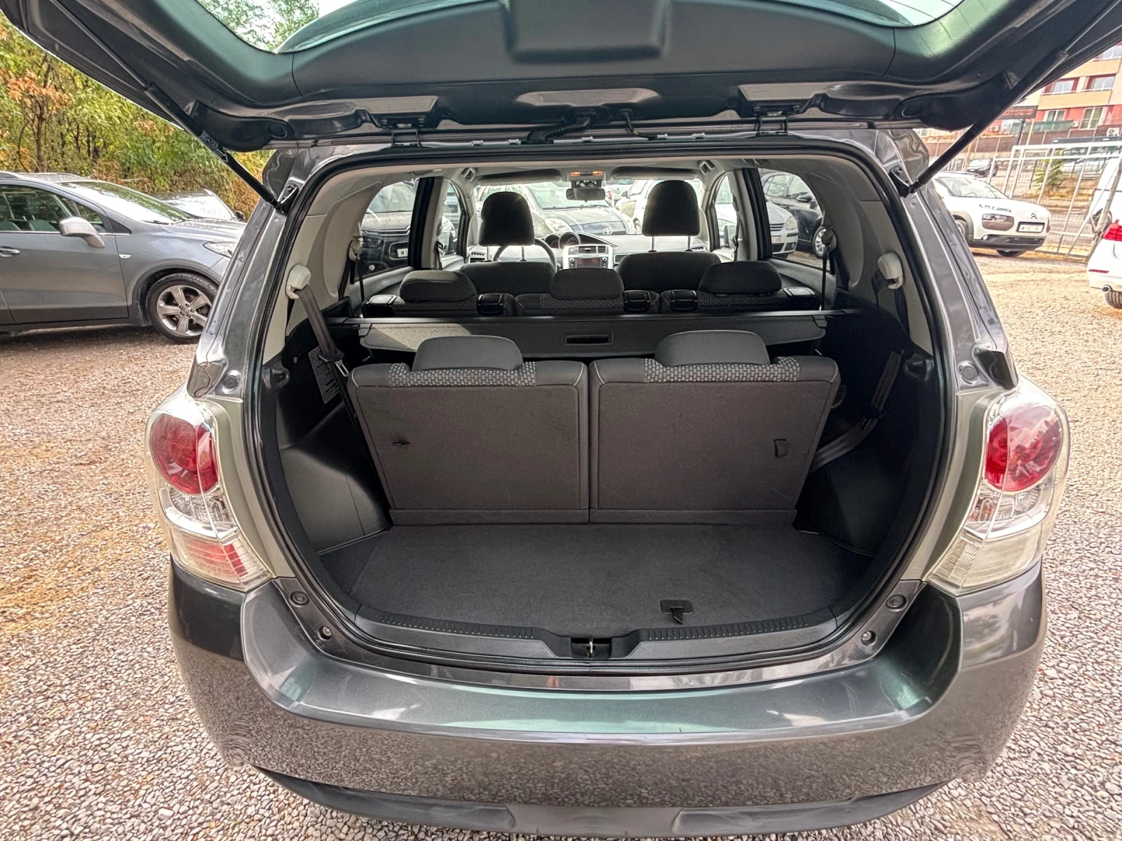 Toyota Verso 1.6 VАLVALE MATIC, снимка 7 - Автомобили и джипове - 56231527