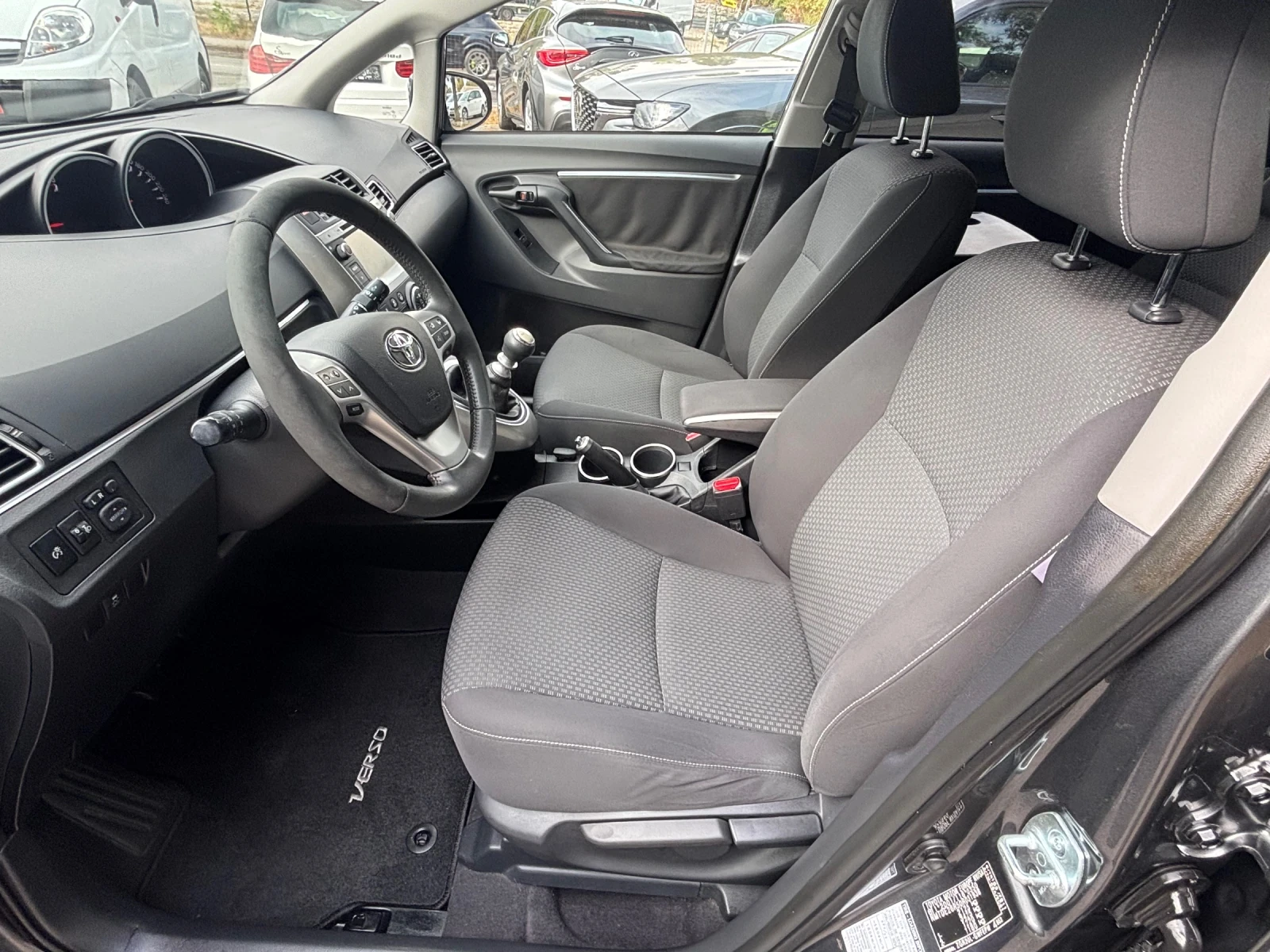 Toyota Verso 1.6 VАLVALE MATIC, снимка 13 - Автомобили и джипове - 56231527