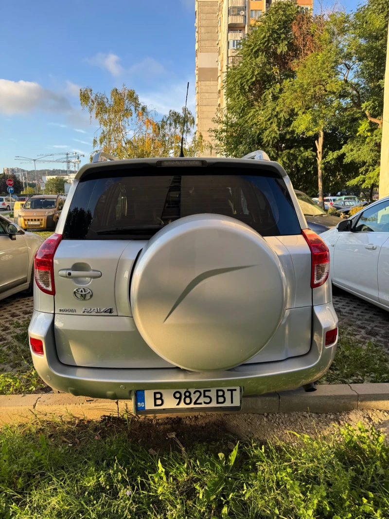 Toyota Rav4 2.0 vvti 4x4 152кс. Keyless, снимка 6 - Автомобили и джипове - 47397699