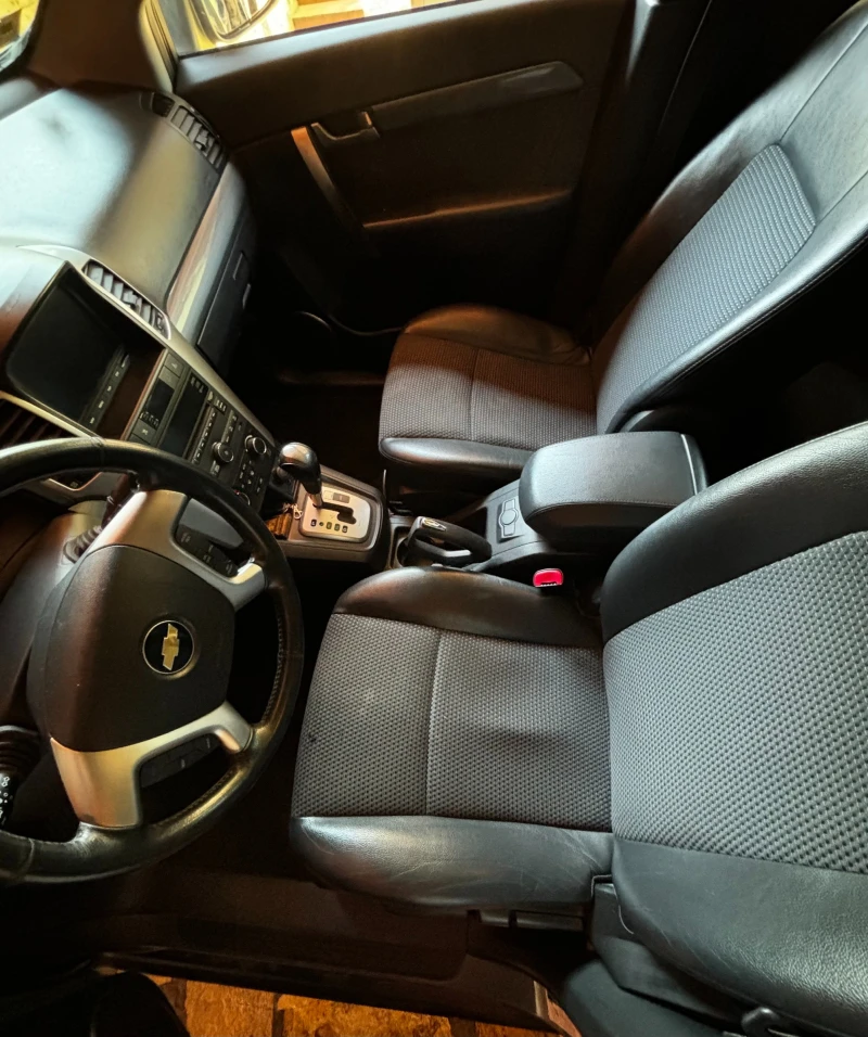 Chevrolet Captiva, снимка 7 - Автомобили и джипове - 52553035