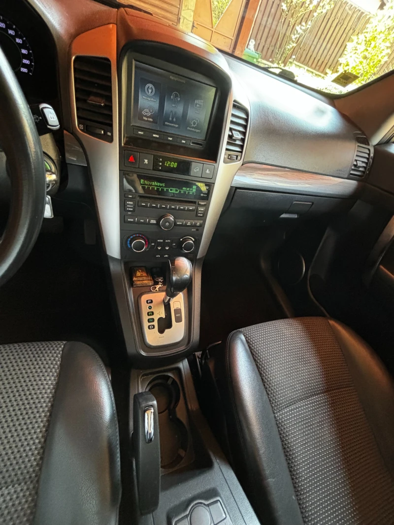 Chevrolet Captiva, снимка 6 - Автомобили и джипове - 52553035