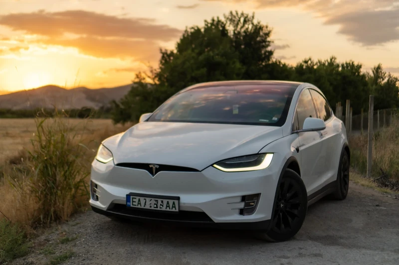 Tesla Model X Безплатно зареждане| EU| 6 седалки, снимка 5 - Автомобили и джипове - 52159881