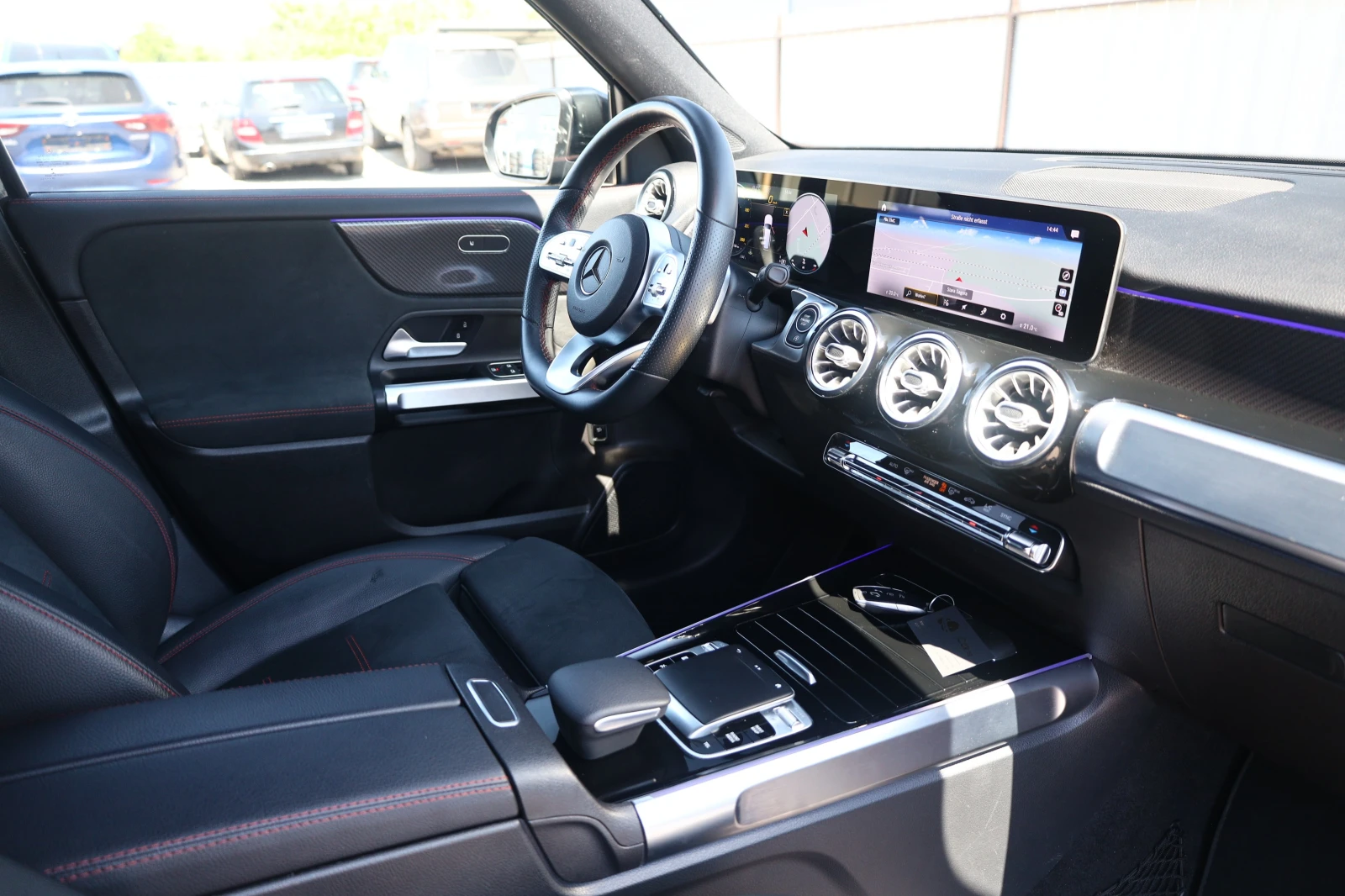 Mercedes-Benz GLB 220d AMG KeyGO DISTR Kam NIGHT BURM #iCarbg - изображение 7