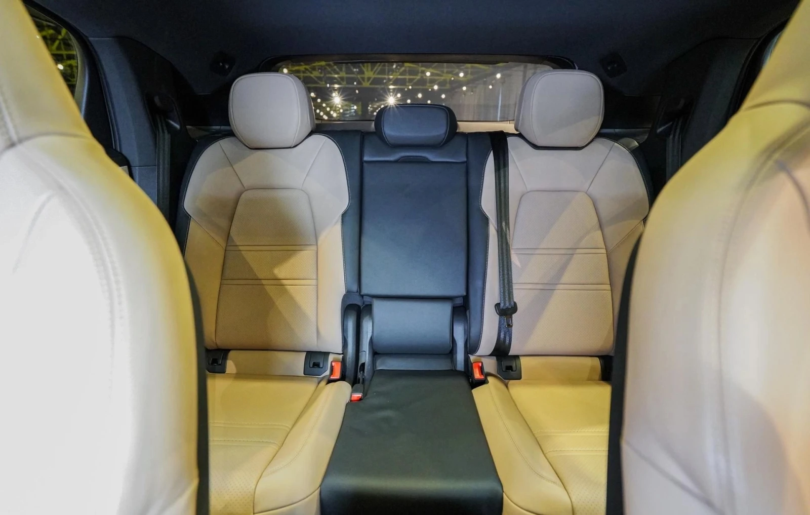 Porsche Cayenne Coupe 3.0 V6 E-Hybrid - изображение 9