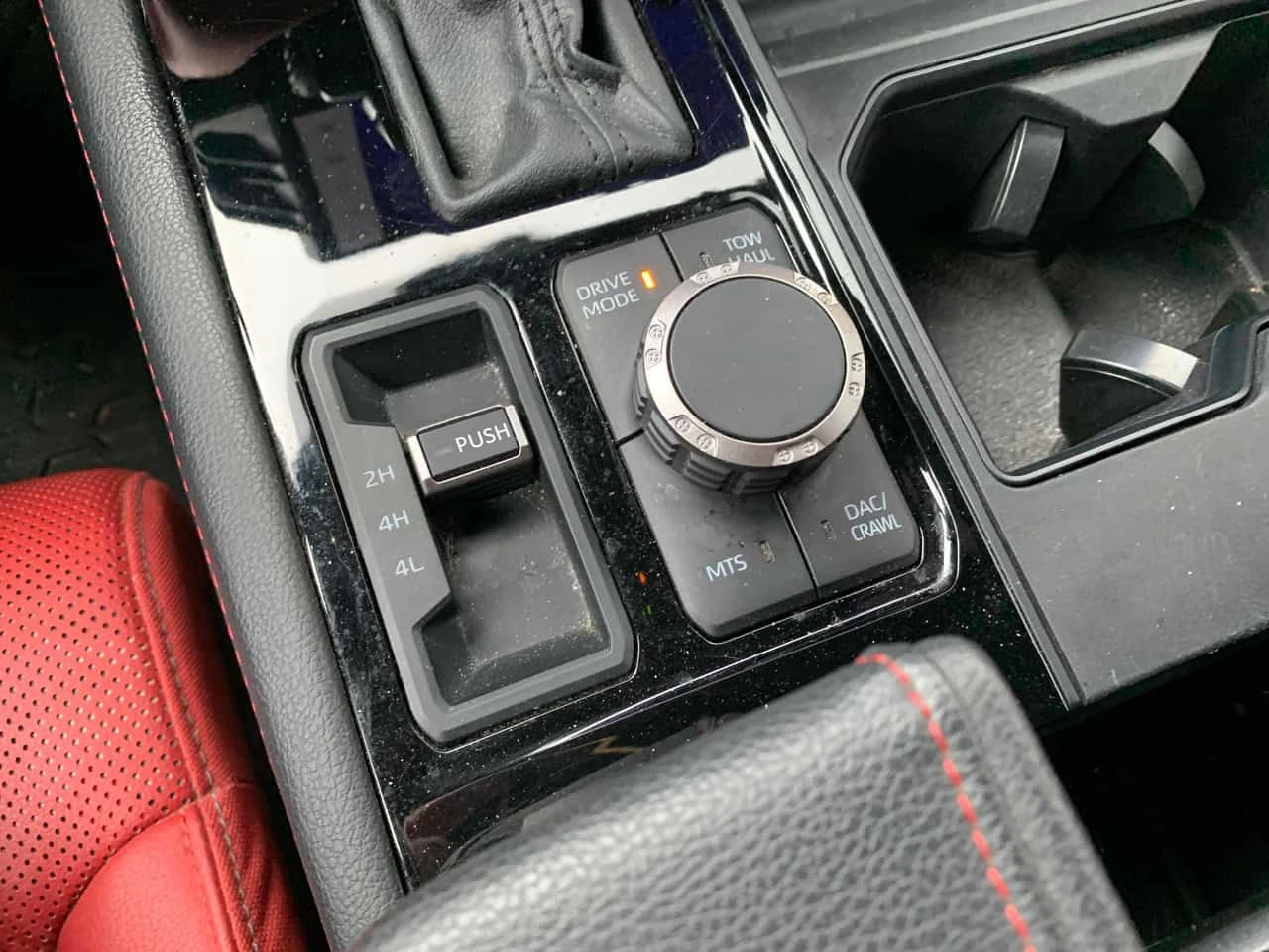 Toyota Tundra * Limited Hybrid * ДИСТРОНИК * 360 * ОБДУХВАНЕ, снимка 17 - Автомобили и джипове - 54585912