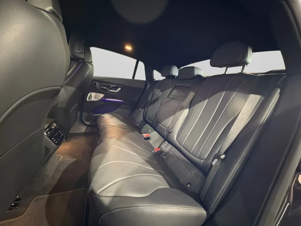 Mercedes-Benz EQE 300 Premium DISTR Dig.LED BURMESTER 360* Keyless, снимка 11 - Автомобили и джипове - 54621707