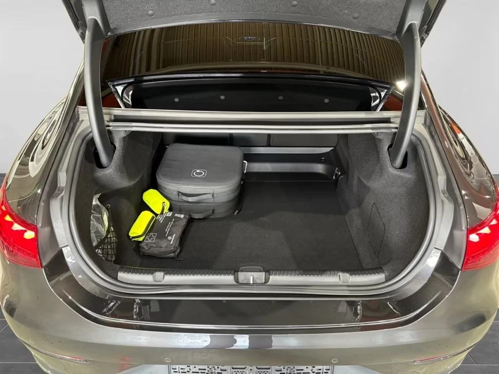 Mercedes-Benz EQE 300 Premium DISTR Dig.LED BURMESTER 360* Keyless, снимка 13 - Автомобили и джипове - 54621707