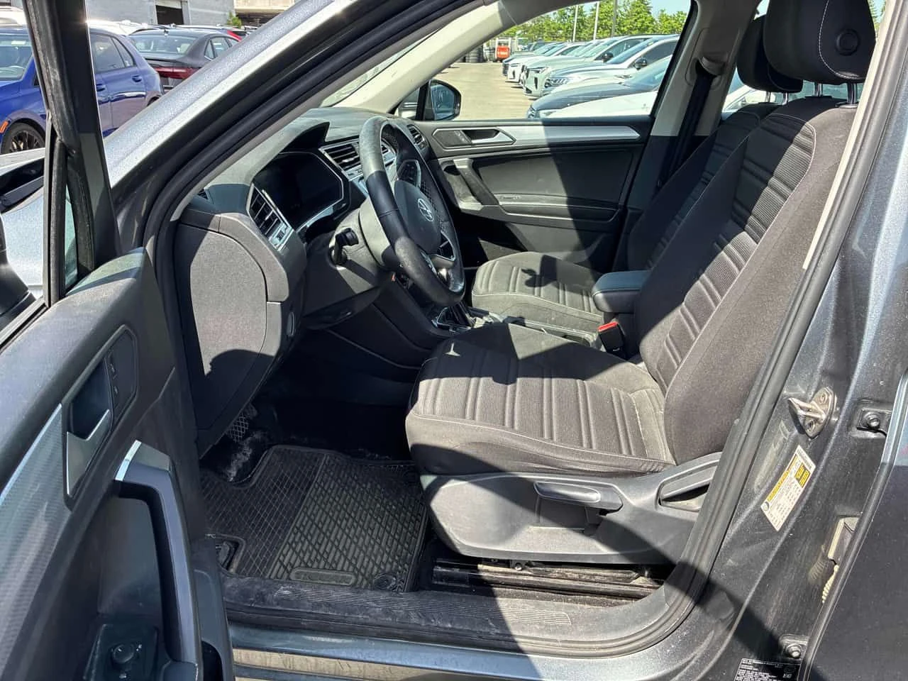 VW Tiguan * Trendline * ГЛАВНО ПРЕДСТАВИТЕЛСТВО* , снимка 8 - Автомобили и джипове - 54791894