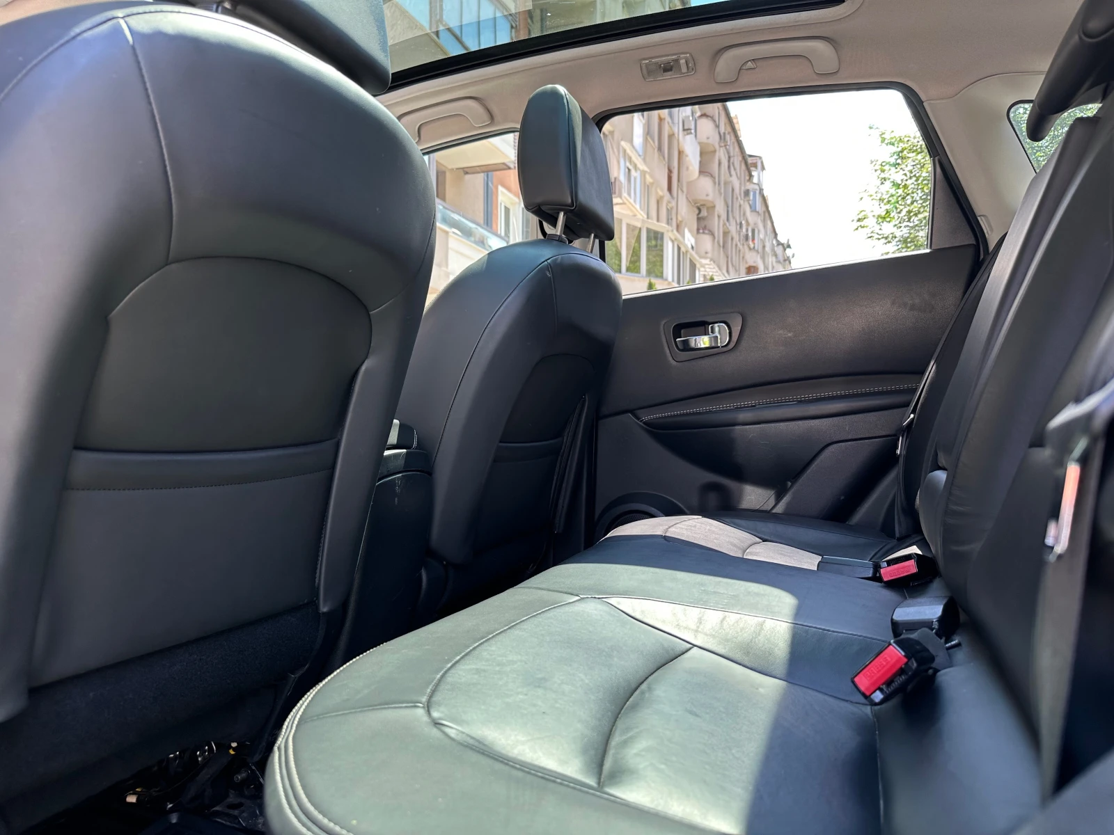 Nissan Qashqai 2.00 DCI/150К.С./Автоматик/4х4/TEKNA, снимка 13 - Автомобили и джипове - 54854797