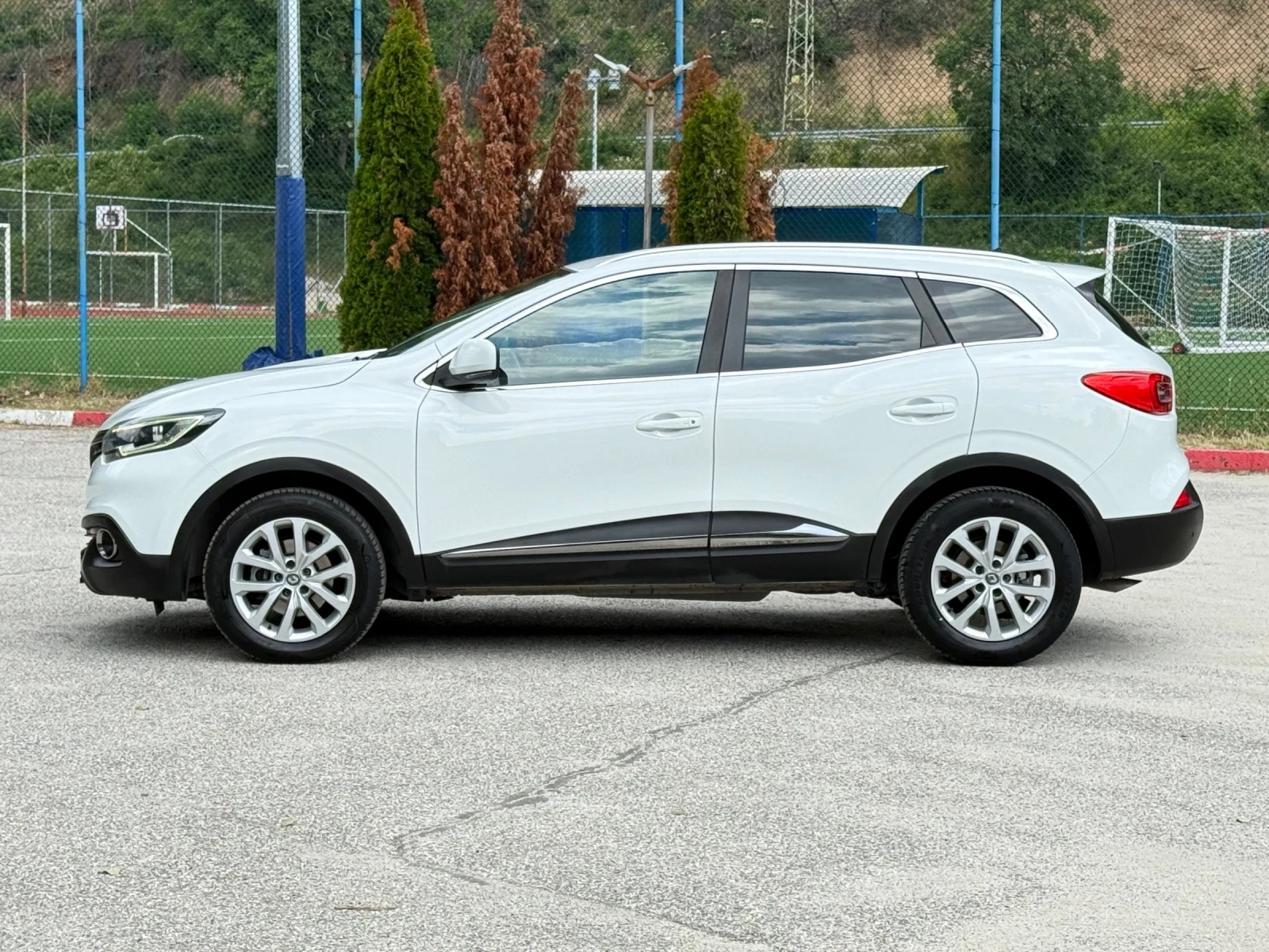 Renault Kadjar 1.5dCi Навигация/Климатроник/Парктроник/EURO 6, снимка 7 - Автомобили и джипове - 55000122