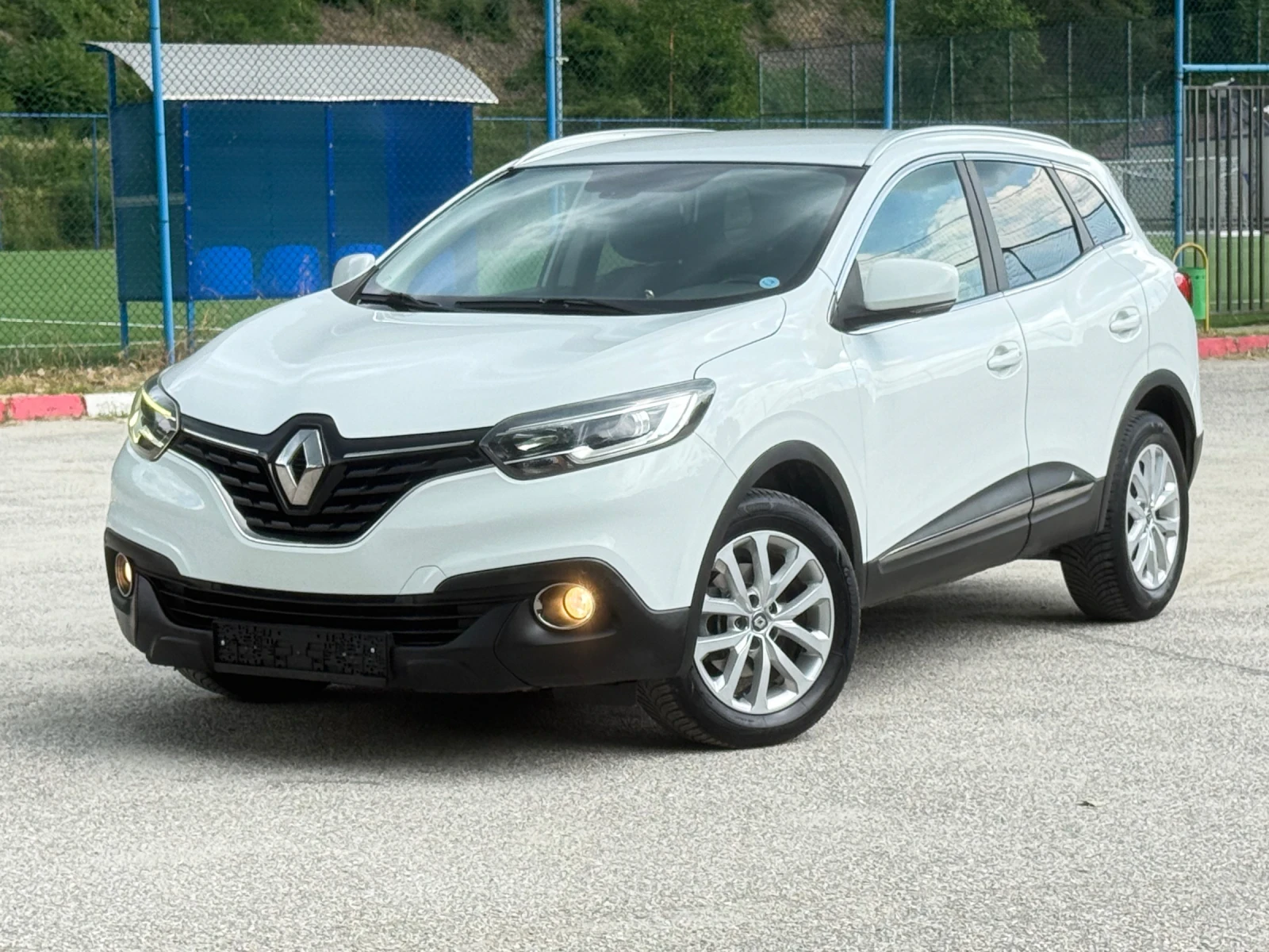 Renault Kadjar 1.5dCi Навигация/Климатроник/Парктроник/EURO 6, снимка 9 - Автомобили и джипове - 55000122