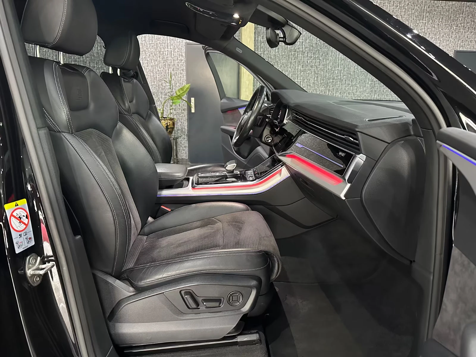 Audi Q7 45TDI/231HP/S-LINE/SOFT/360/KLESS/581z, снимка 10 - Автомобили и джипове - 55232004