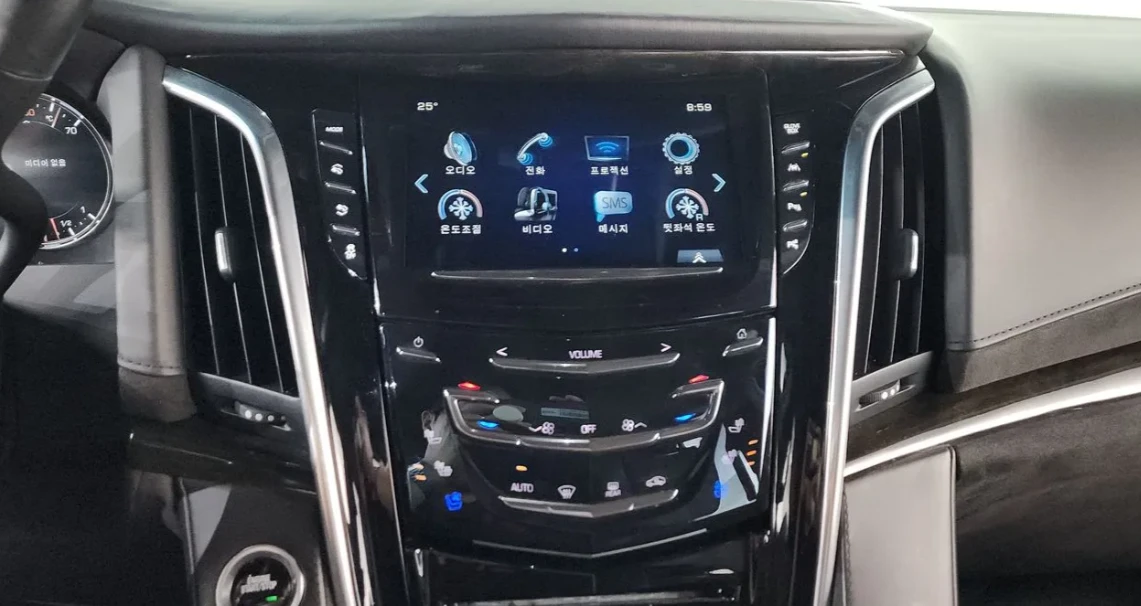 Cadillac Escalade * Обдух* 360* HUD* Масаж* Bose* TV* Hi-Pass* , снимка 8 - Автомобили и джипове - 55545584