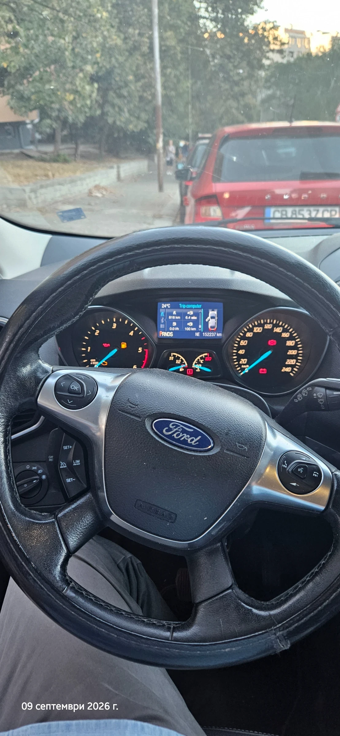 Ford Kuga Titanium, снимка 8 - Автомобили и джипове - 56010668