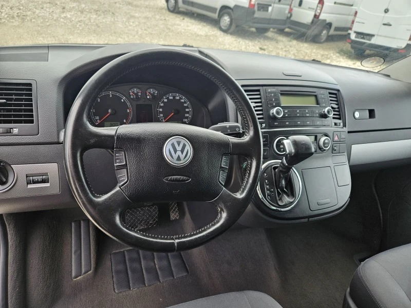 VW Multivan 2.5 TDi, снимка 10 - Бусове и автобуси - 46471605