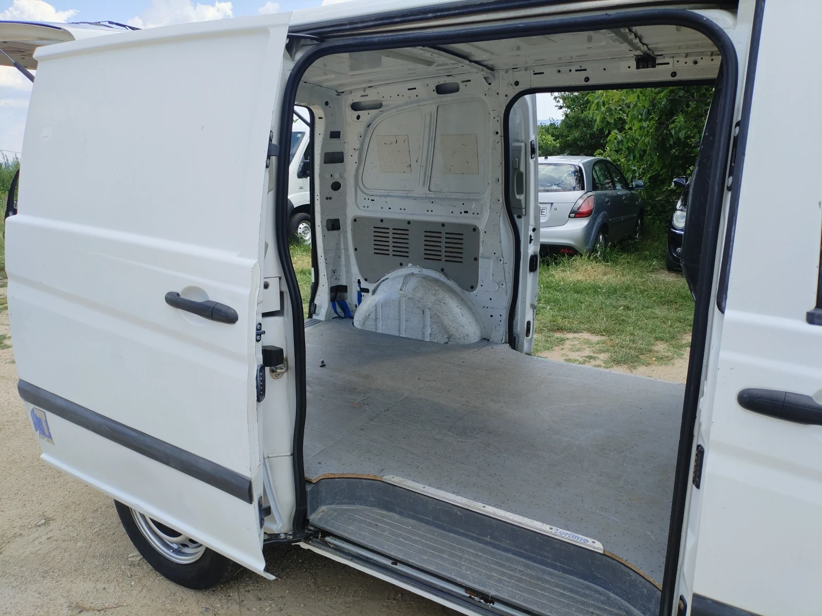 Mercedes-Benz Vito 2.2 646 111 109Кс 6ск Клима Подгрев , снимка 13 - Бусове и автобуси - 55051175