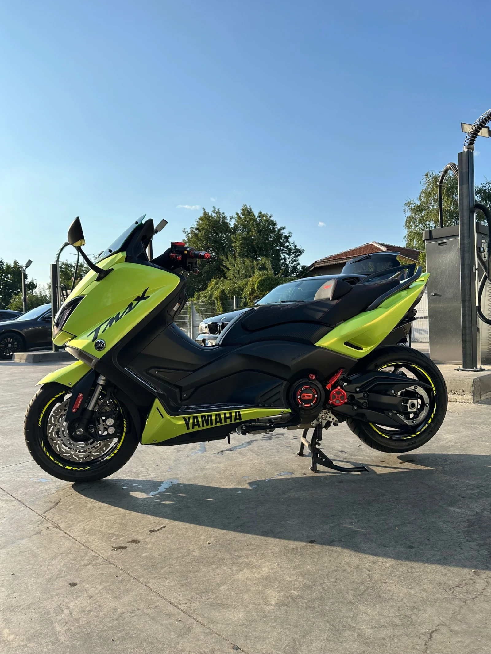 Yamaha T-max 530 KEYLESS! Akrapovic!