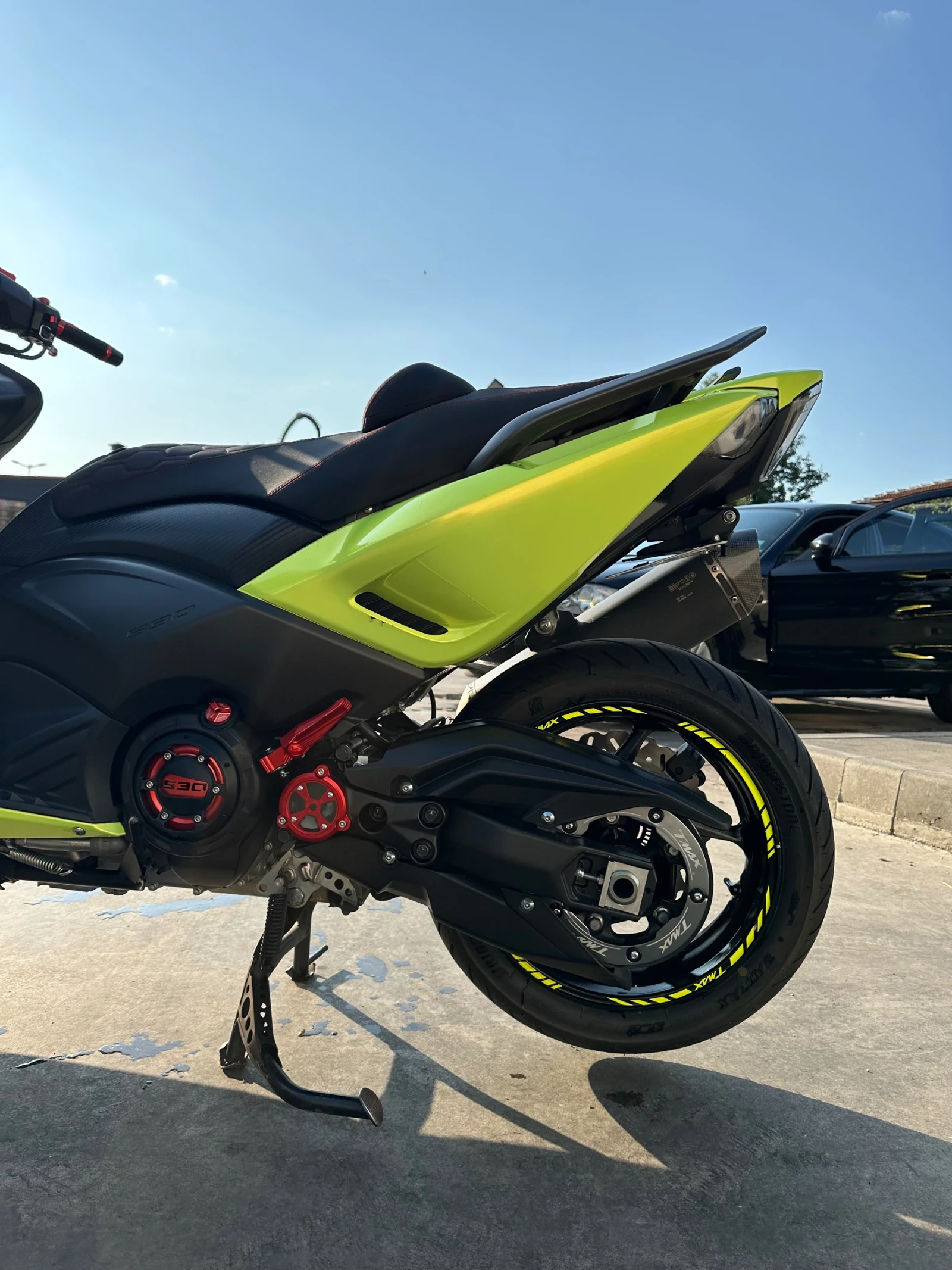 Yamaha T-max 530 KEYLESS! Akrapovic!, снимка 8 - Мотоциклети и мототехника - 55697083