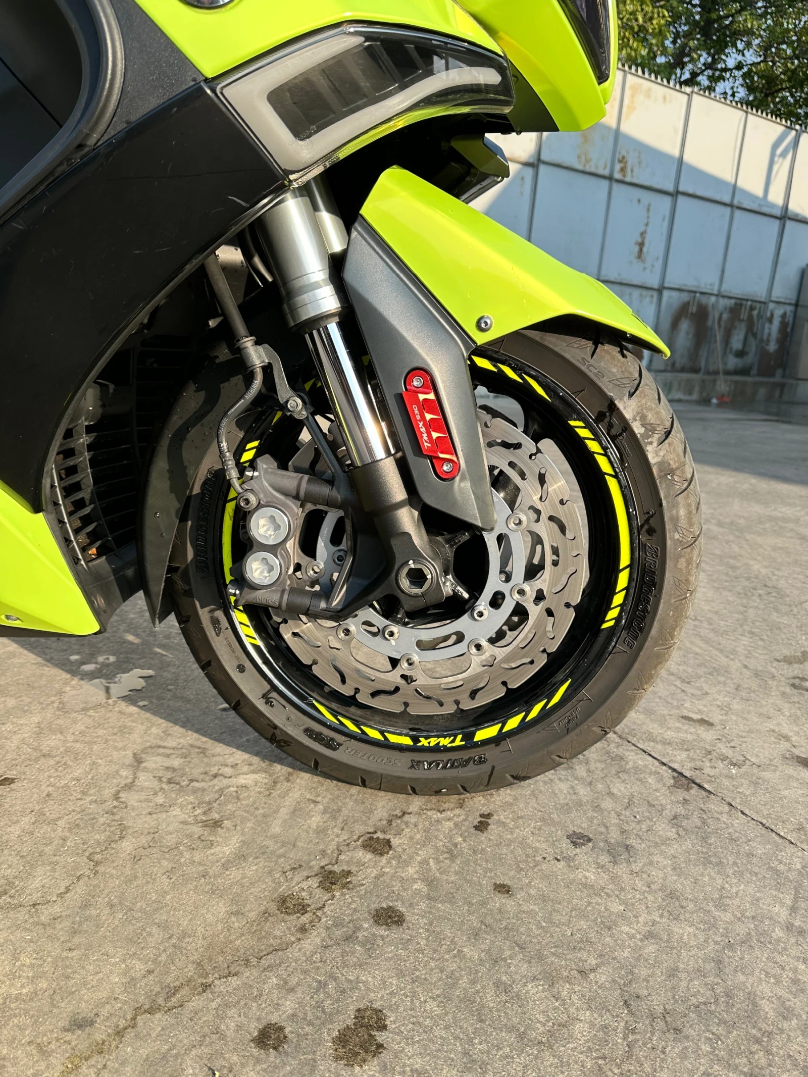 Yamaha T-max 530 KEYLESS! Akrapovic!, снимка 9 - Мотоциклети и мототехника - 55697083