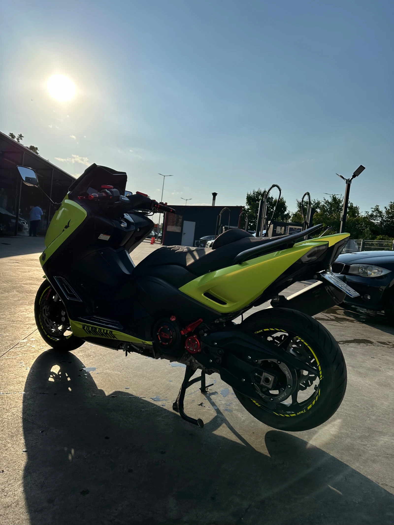 Yamaha T-max 530 KEYLESS! Akrapovic!, снимка 4 - Мотоциклети и мототехника - 55697083