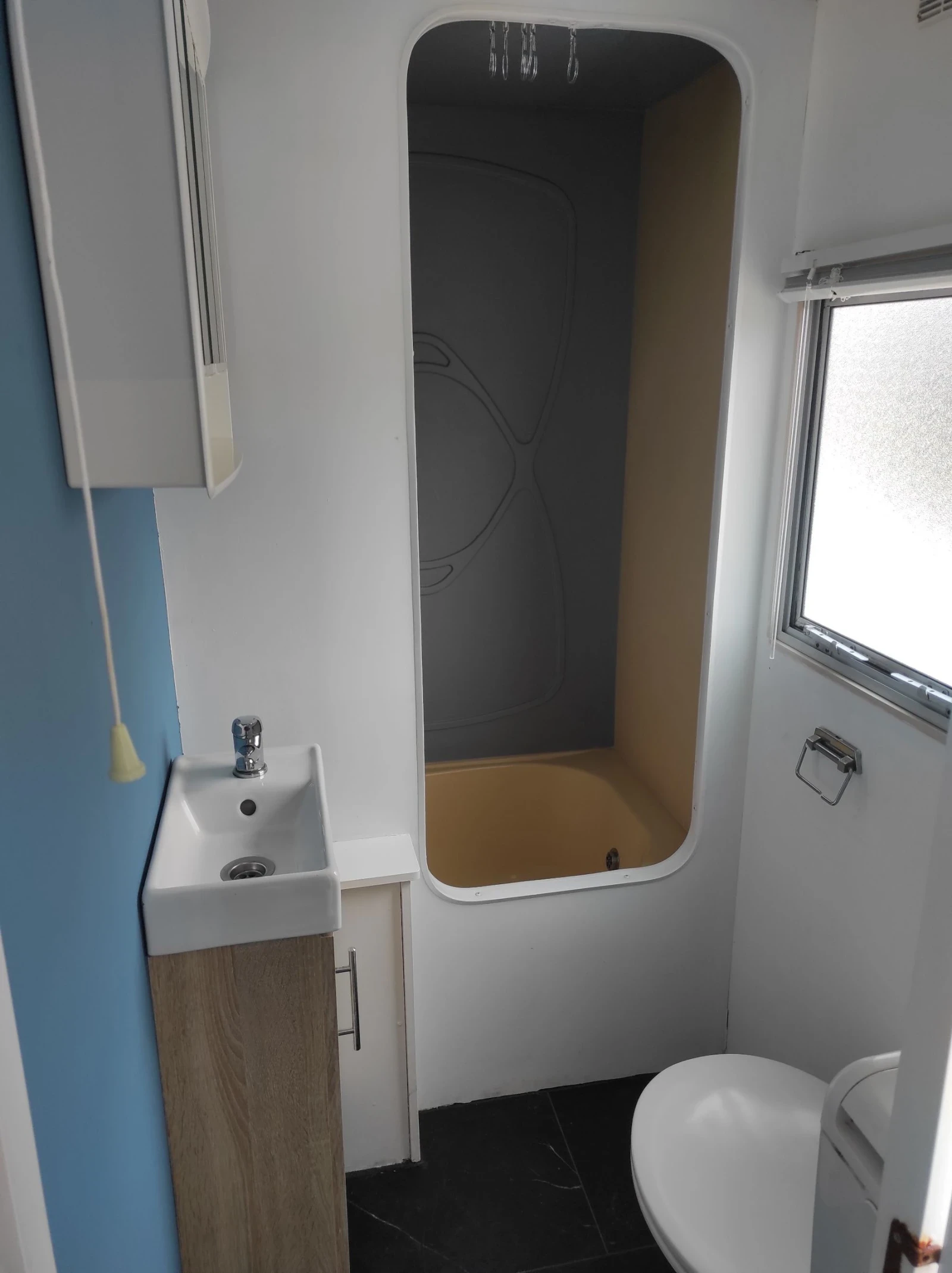 �������� ABI STACARAVAN 900/310 | Mobile.bg � ����������� 13