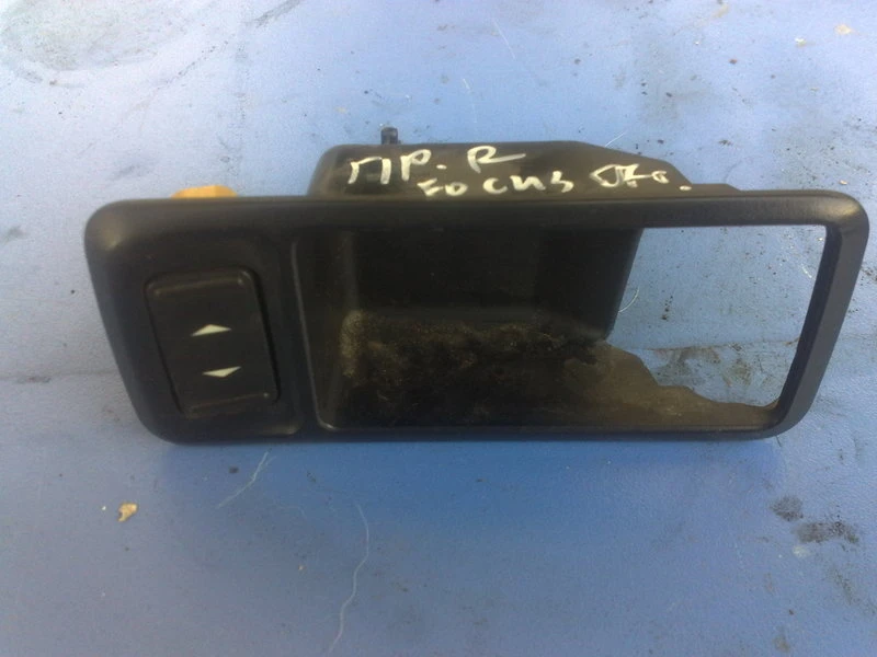 копче ел стъкло предно дясно Форд Фокус 07г. (хечбе)