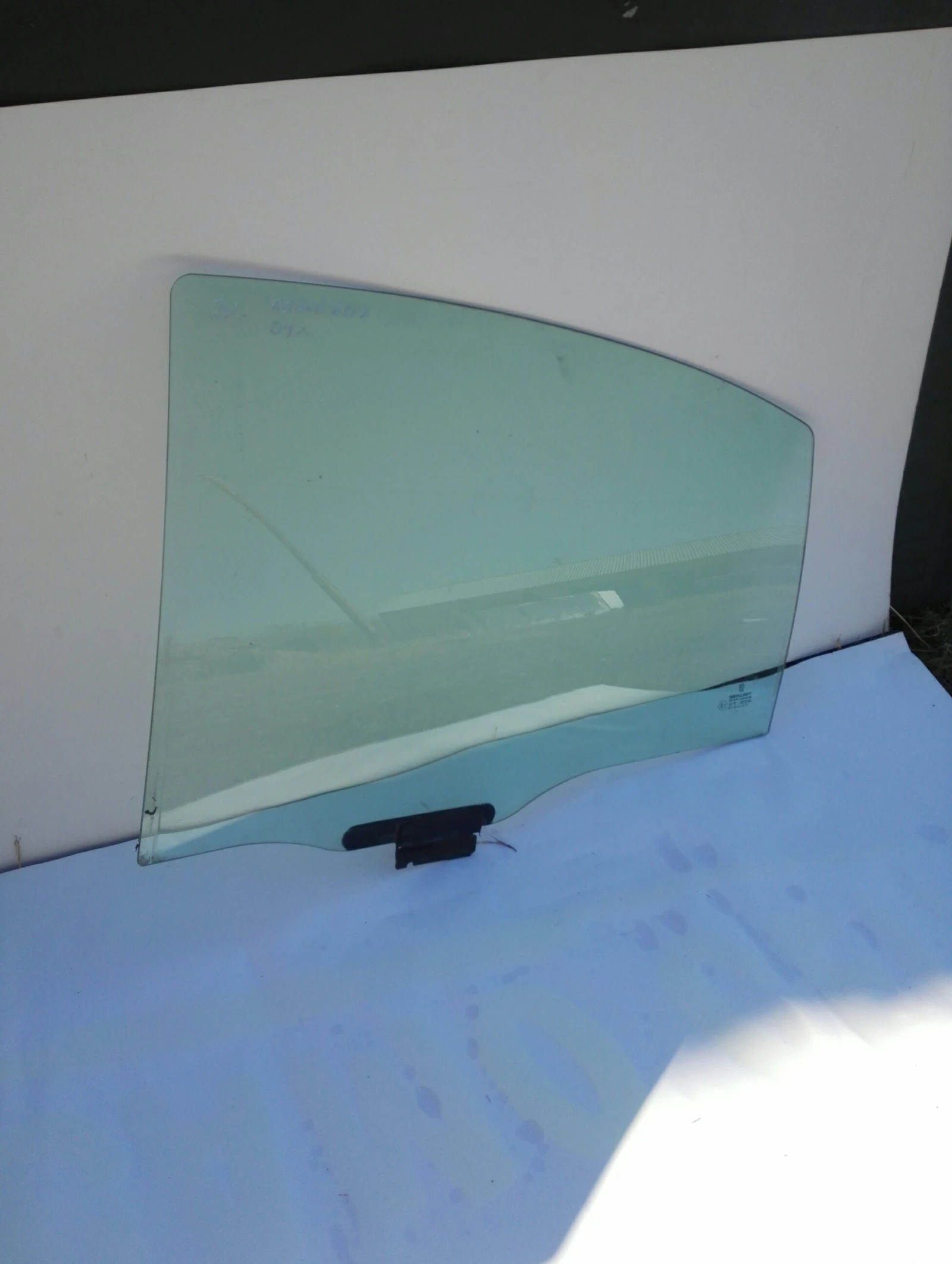 Стъкло задно ляво Пежо 607 04г.