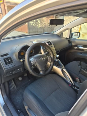 Toyota Auris, снимка 6