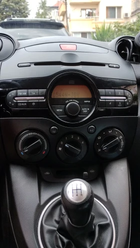 Обява за продажба на Mazda 2 1.3 Manual Benzin 95 000km ~8 300 лв. - изображение 4