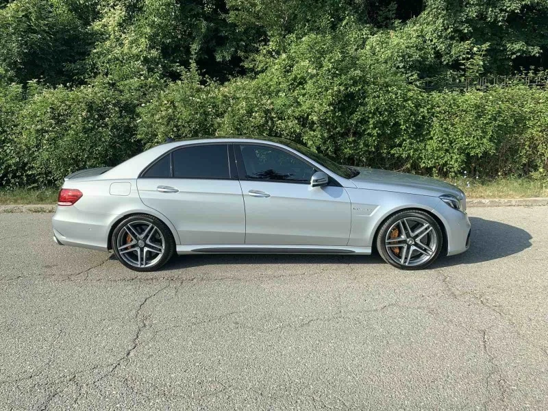 Mercedes-Benz E 63 AMG, снимка 6 - Автомобили и джипове - 47028038