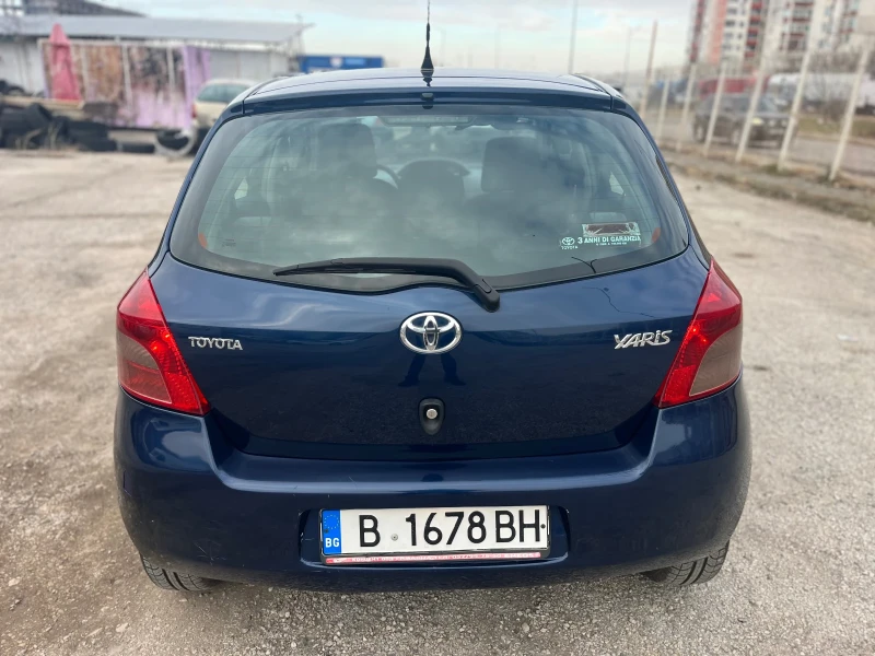 Toyota Yaris 1.0i Климатик! Напълно обслужена!, снимка 6 - Автомобили и джипове - 48696685