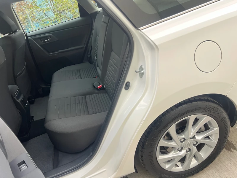 Toyota Auris * 1.6D4D* Facelift* 3xTOP..!!!, снимка 12 - Автомобили и джипове - 52135011