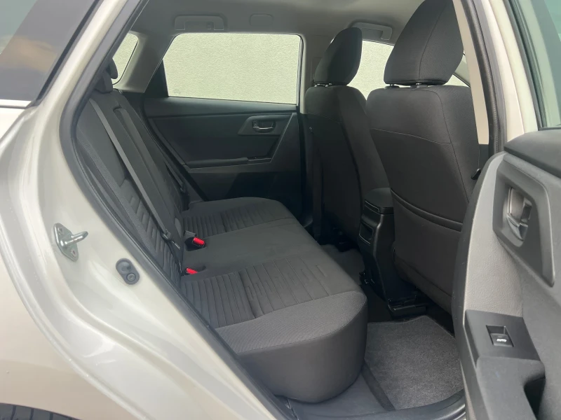 Toyota Auris * 1.6D4D* Facelift* 3xTOP..!!!, снимка 13 - Автомобили и джипове - 52135011