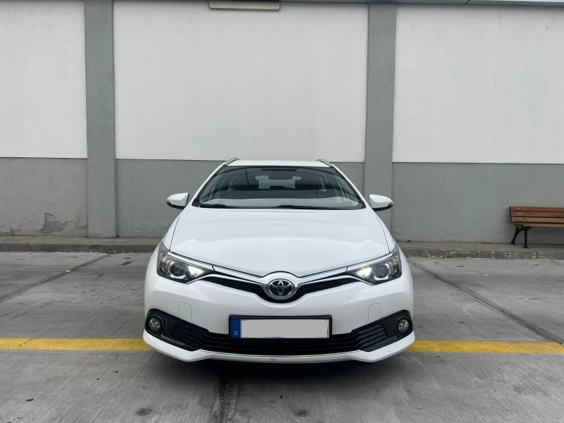 Toyota Auris * 1.6D4D* Facelift* 3xTOP..!!!, снимка 2 - Автомобили и джипове - 52135011