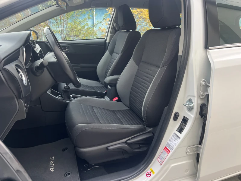 Toyota Auris * 1.6D4D* Facelift* 3xTOP..!!!, снимка 11 - Автомобили и джипове - 52135011