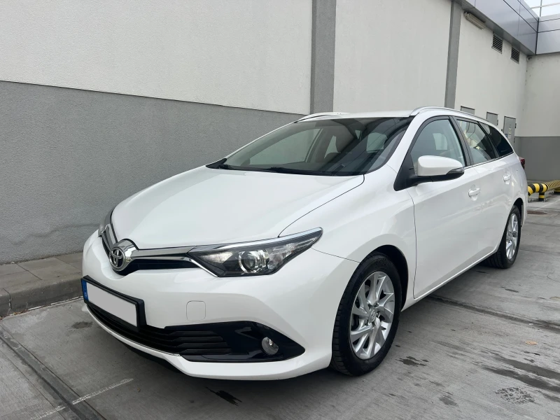 Toyota Auris * 1.6D4D* Facelift* 3xTOP..!!!, снимка 3 - Автомобили и джипове - 52135011