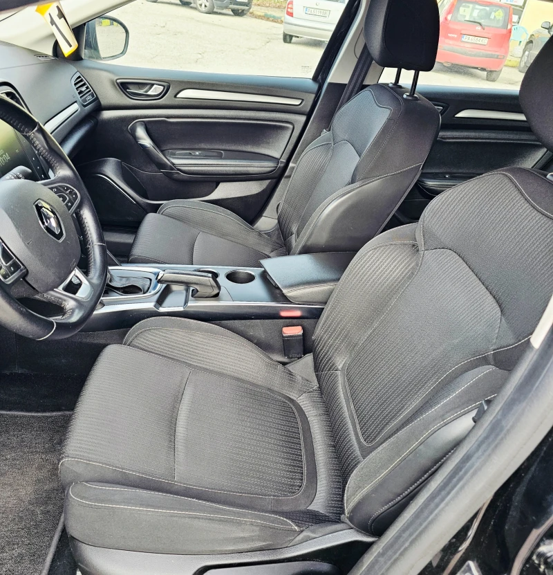 Renault Megane 1.5, снимка 12 - Автомобили и джипове - 52242583