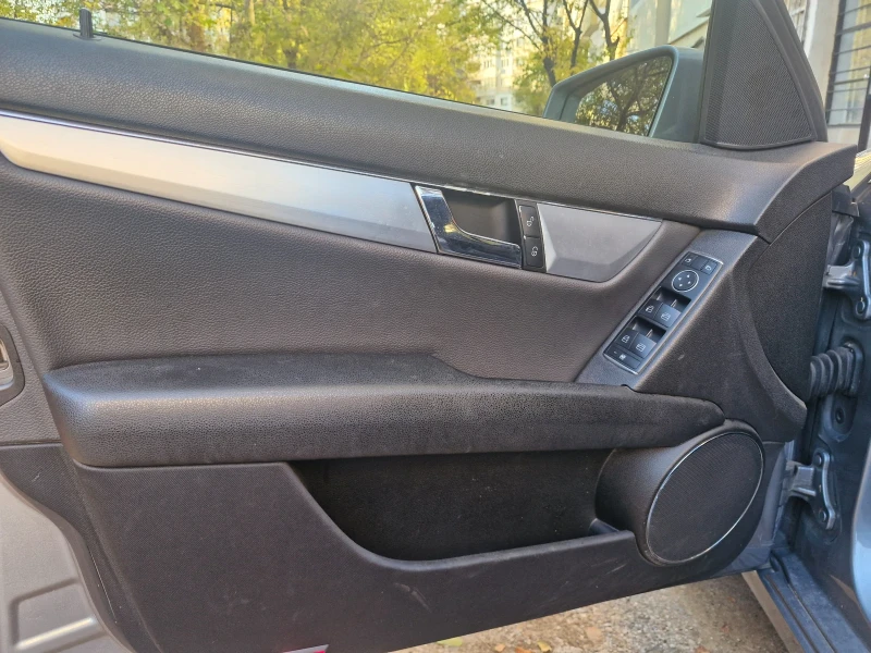 Mercedes-Benz C 180 1.8 CDI , снимка 11 - Автомобили и джипове - 52257098